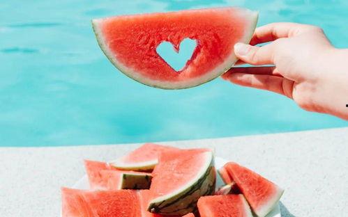 夏天吃瓜还是吃桃好吃,西瓜与桃子的美味对决