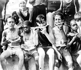 吃瓜群众海边拍摄,吃瓜群众镜头下的欢乐时光