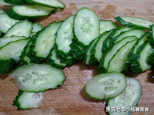 油腻男吃瓜,揭秘娱乐圈背后的八卦风云