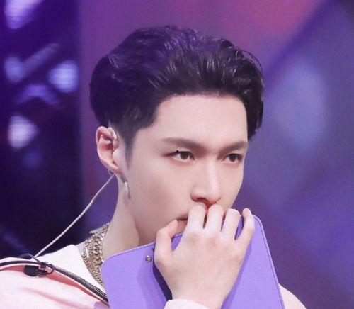 华晨宇每天吃瓜