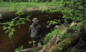 小河边情侣视频吃瓜,甜蜜瞬间，吃瓜群众纷纷围观