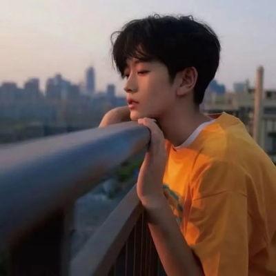 小众吃瓜头像男生图片,男生专属的吃瓜头像魅力