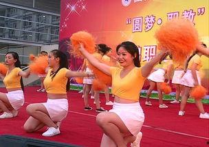 晚会看台跳舞吃瓜,晚会看台上的欢乐时光