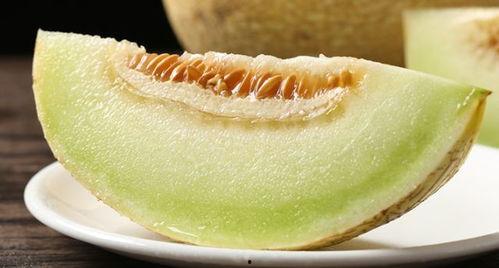 吃蜜瓜嘴出血,吃瓜嘴出血的尴尬体验