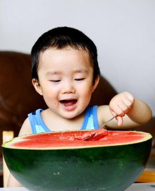 吃瓜照片婴儿拍照,吃瓜照片中的婴儿写真集