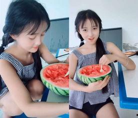 居家吃瓜夏天拍照